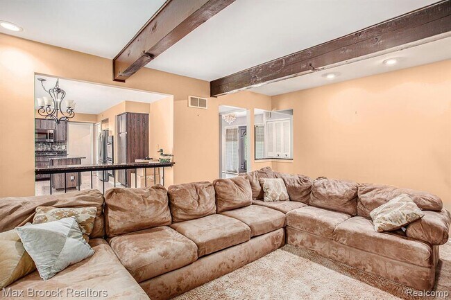 Building Photo - 5622 Powder Horn Dr