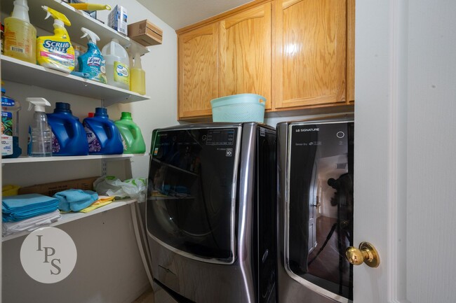 Building Photo - Gated Fresno NW Home, 3BR/2BA, in CUSD - L...