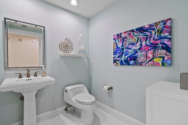 Building Photo - 3800 N Ocean Dr