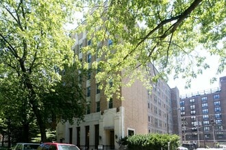 Building Photo - 925 W Carmen Ave