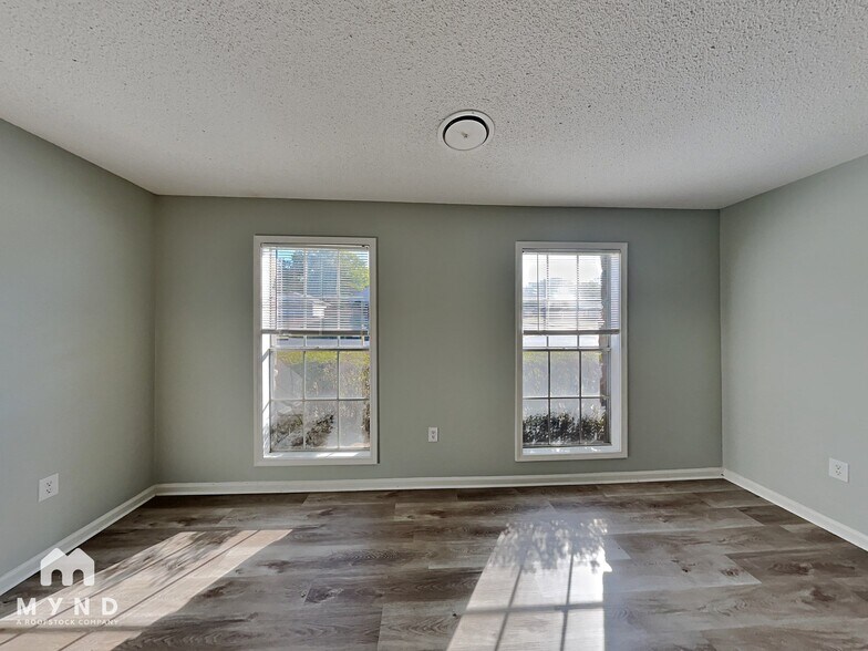 Building Photo - 2569 Richwood St