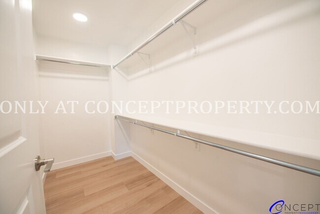 Building Photo - Spacious Luxury Living in a Modern Three-Bedroom Home at Studio Crossing!