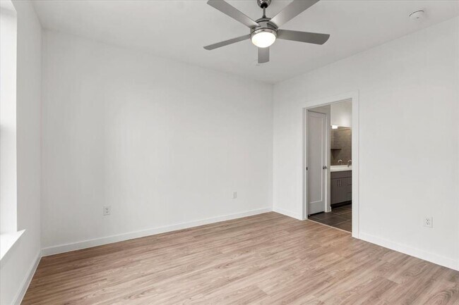 Building Photo - 4801 Springdale Rd