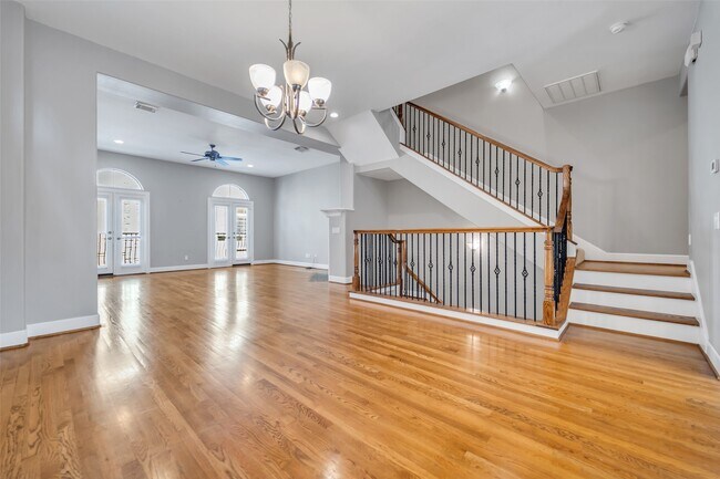 Building Photo - 542 Bomar St