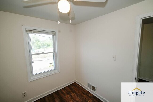 Building Photo - 5215 Wasena Ave