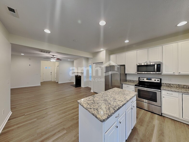 Building Photo - 524 Corbel Dr