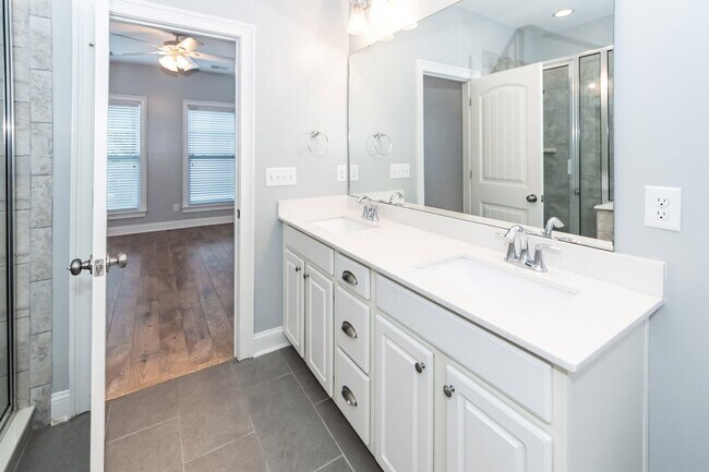 Building Photo - 3437 Fairwater Pl