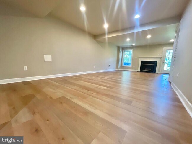 Building Photo - 3550 Tabard Ln