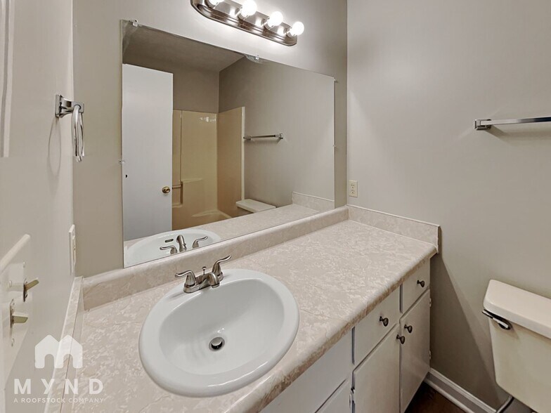 Building Photo - 305 Burlwood Ct