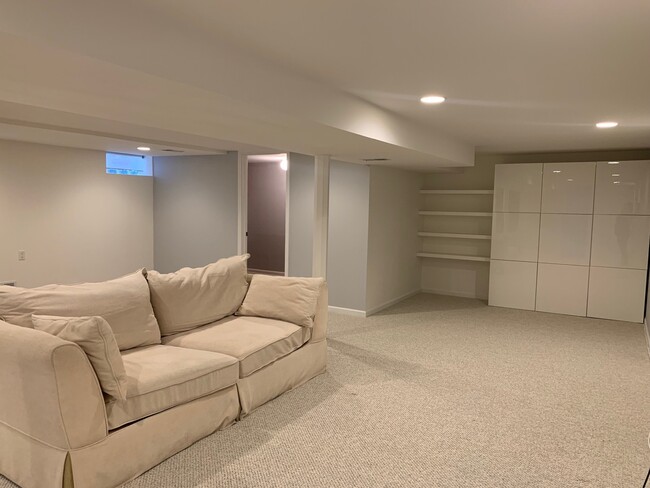 Building Photo - 7621 W Norridge St