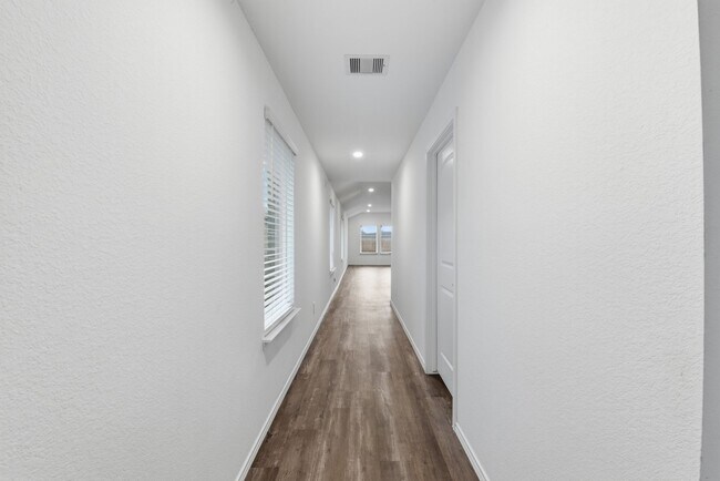 Building Photo - 24343 Saddlestone Green Dr