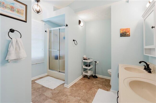 Building Photo - 446 Anna Marie Dr