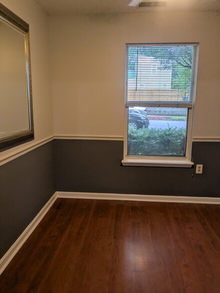 Building Photo - 818 Rubel Ave