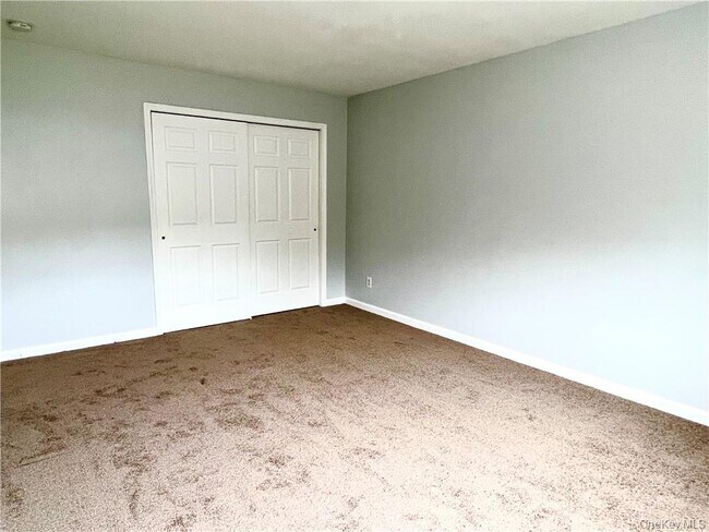 Building Photo - 51 Wood Lake Dr