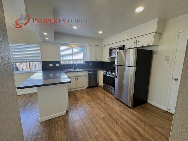 Building Photo - Bright Foster City 4Bed 2Bath Home with Hardwood Floors and Private Yard - OFFERED BY PROPERTY FO...