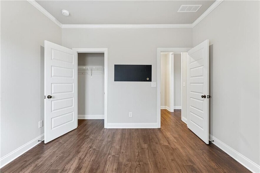 Building Photo - 1647 Jasper Dr