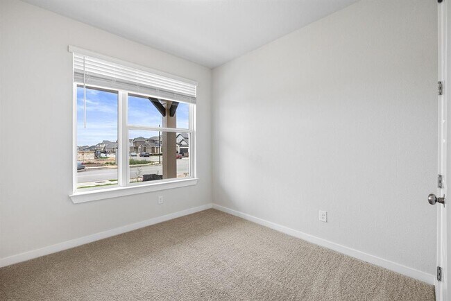 Building Photo - 112 Alicante Ln