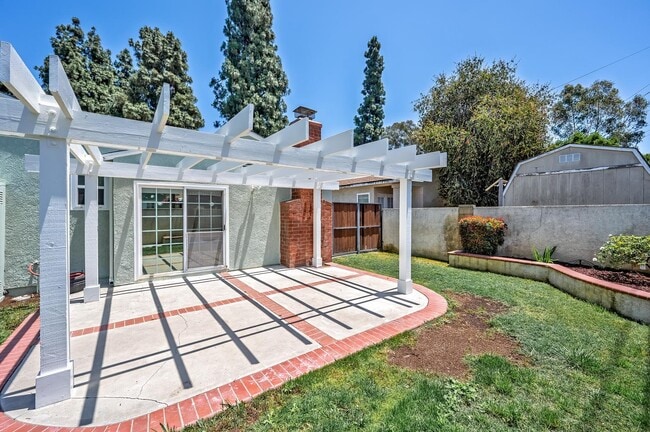 Building Photo - 4913 Premiere Ave