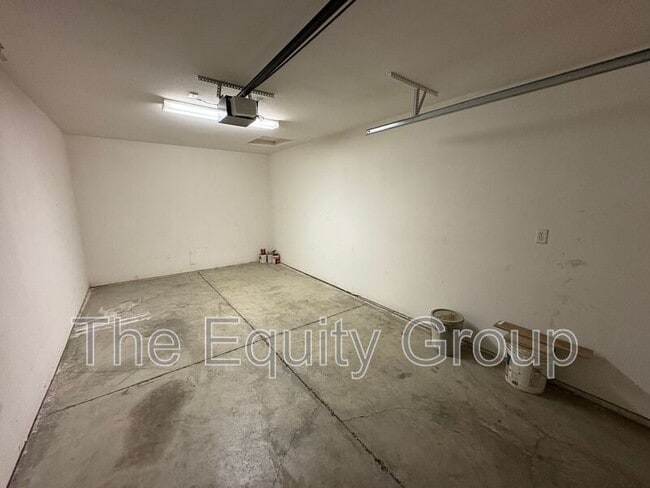 Building Photo - 3933 W Cecil Ave