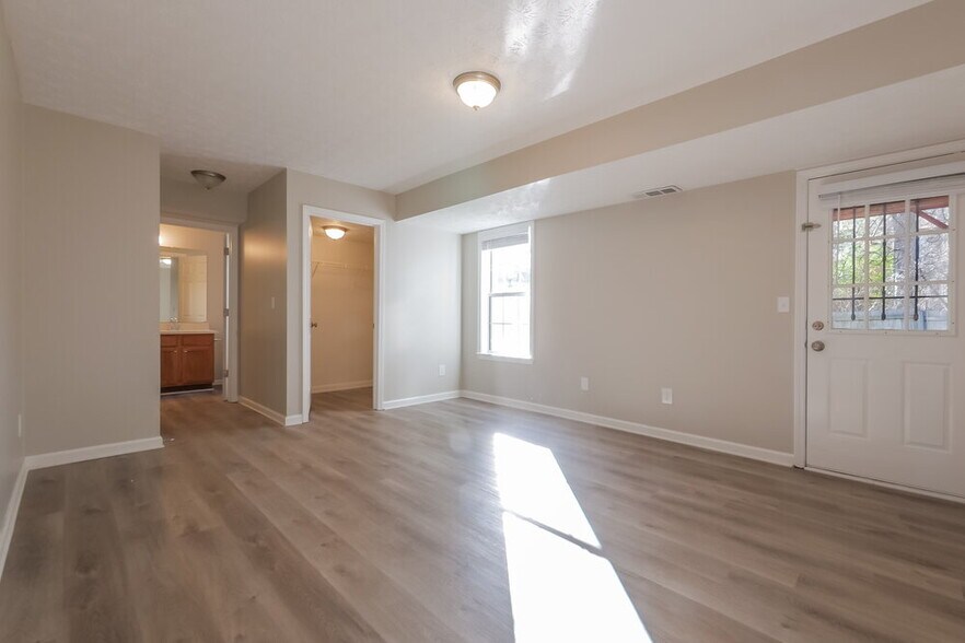 Building Photo - 8062 Mustang Ln