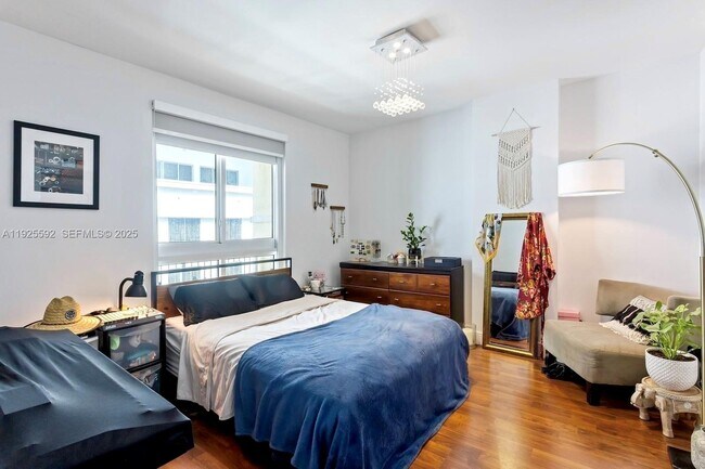 Building Photo - 7350 SW 89th St