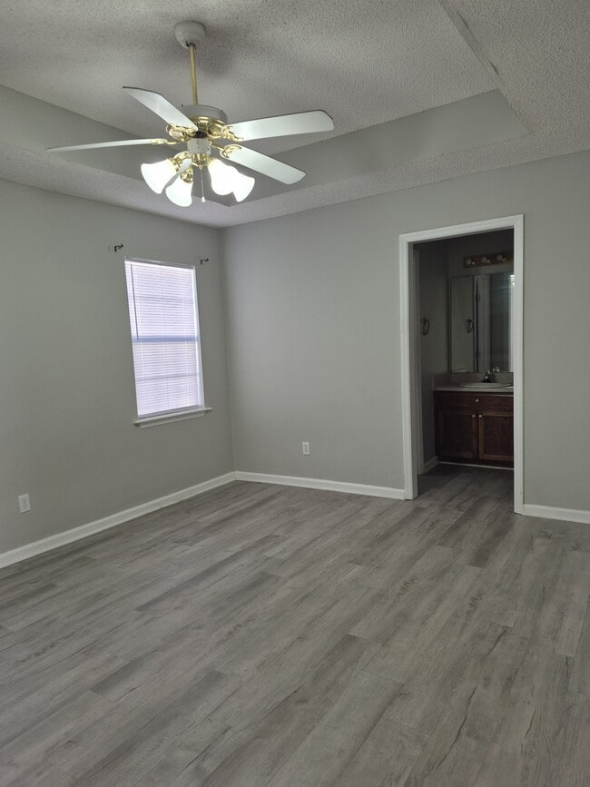 Building Photo - 3053 Schroer Dr