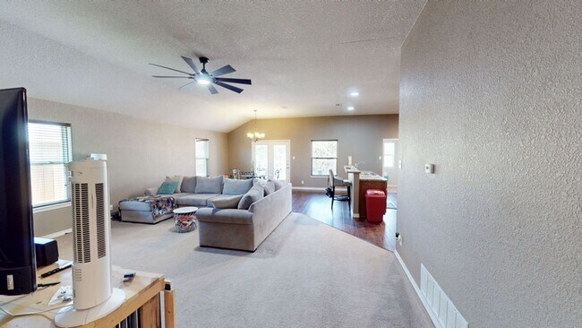 Building Photo - LIMITED-TIME MOVE-IN SPECIAL: Two Weeks Free Rent! Spacious 3 Bedroom, 2 Full Bath, with Attached...