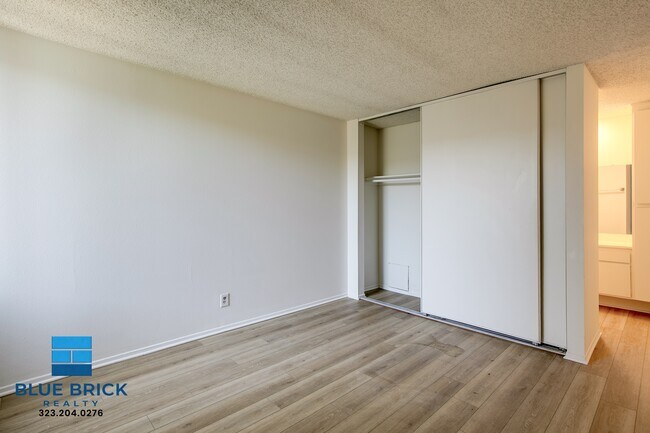 Building Photo - 5452 Corteen Pl