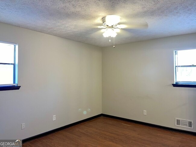 Building Photo - 1032 Genny Ln