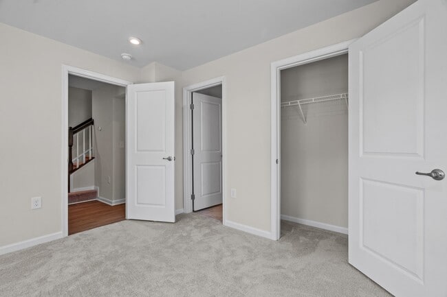 Building Photo - 1509 Newpoint Dr