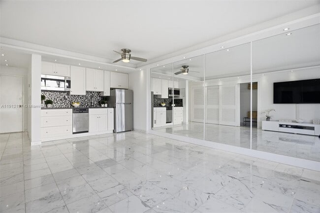 Building Photo - 401 Ocean Dr