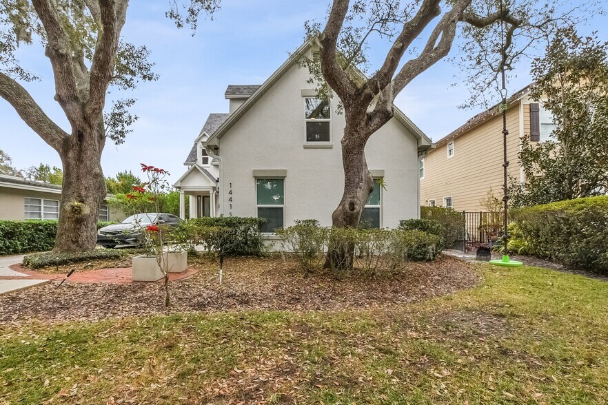 Building Photo - 1441 Place Vendome