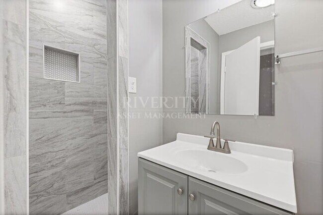 Building Photo - 1288 Davidson Dr