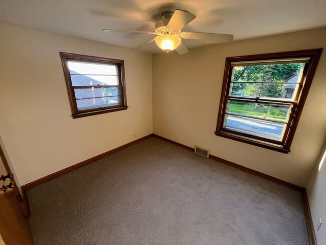 Building Photo - 6525 Powell Pl