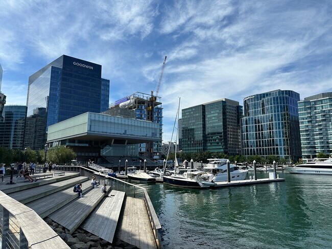 Building Photo - 437 D St