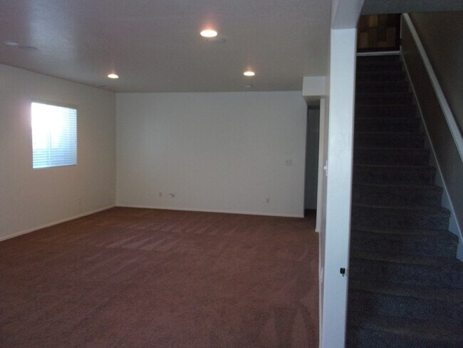 Building Photo - 371 E 2200 S