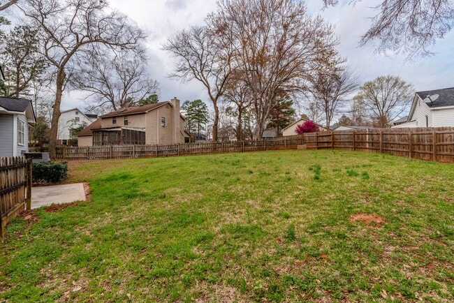 Building Photo - 3 Bed/2.5 Bath House for Rent in Martinez w/ Garage & Fenced Back Yard