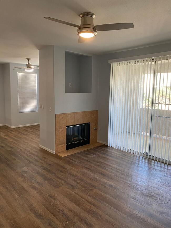 Building Photo - AMERICANA Property Mgmt - 3 beds Condo in ...