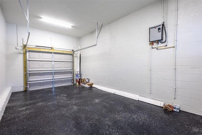 Building Photo - 9912 Golden Loop