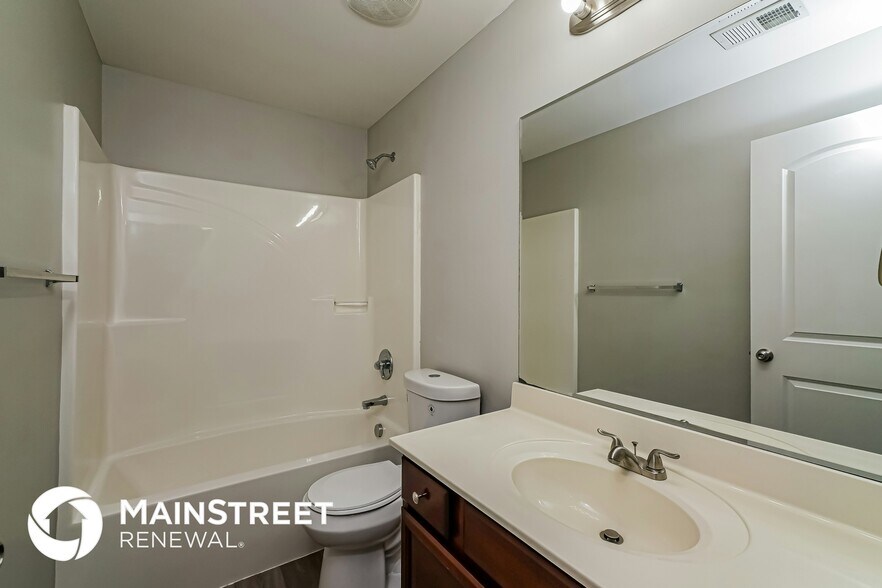 Building Photo - 9216 River Trail Dr