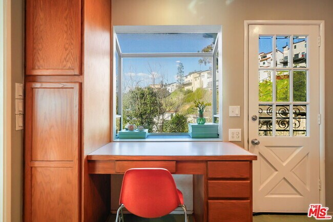 Building Photo - 1313 Corona Dr