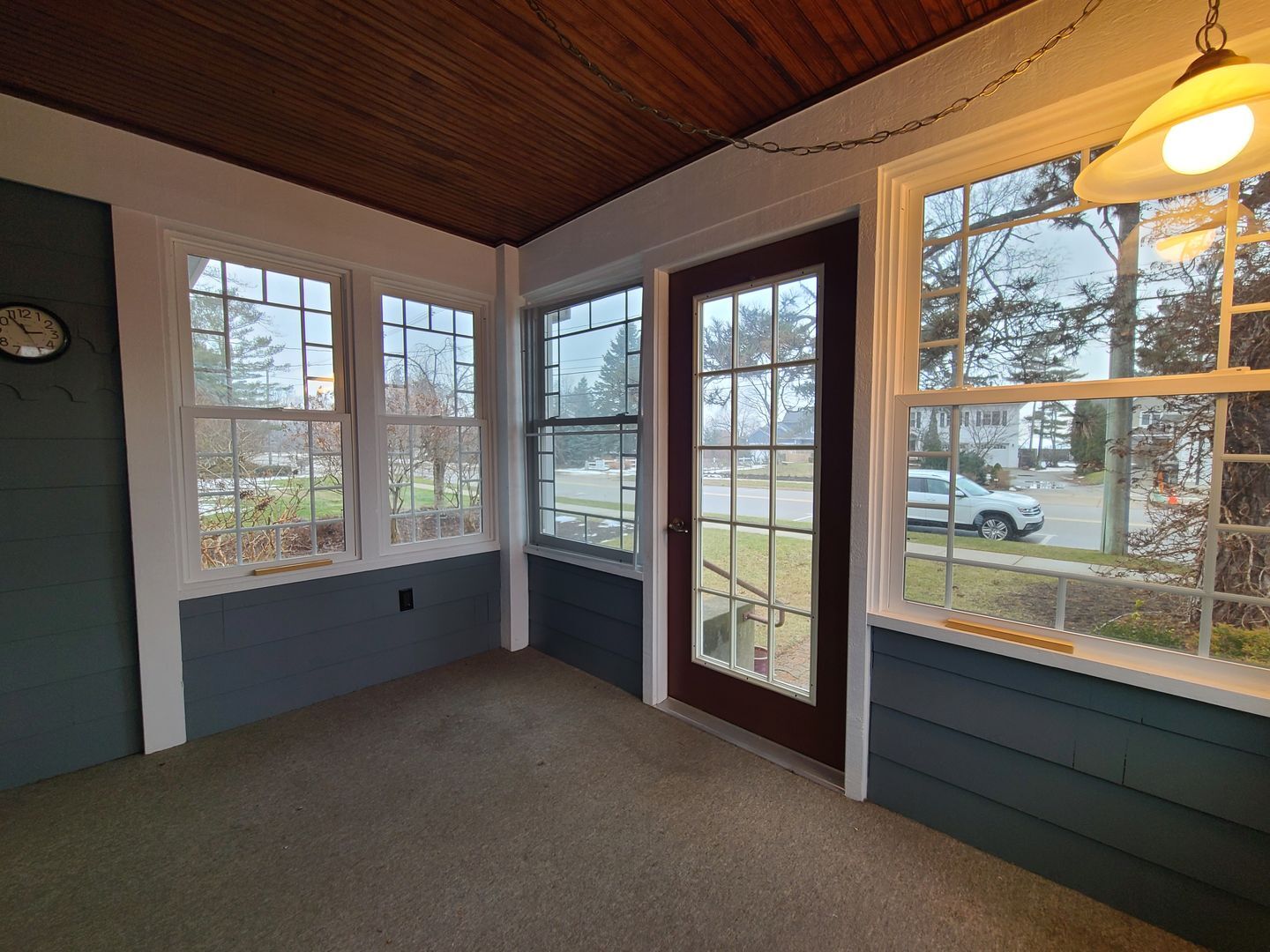 Building Photo - 566 N Shore Dr