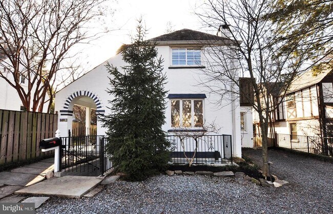 Building Photo - 4630 River Rd