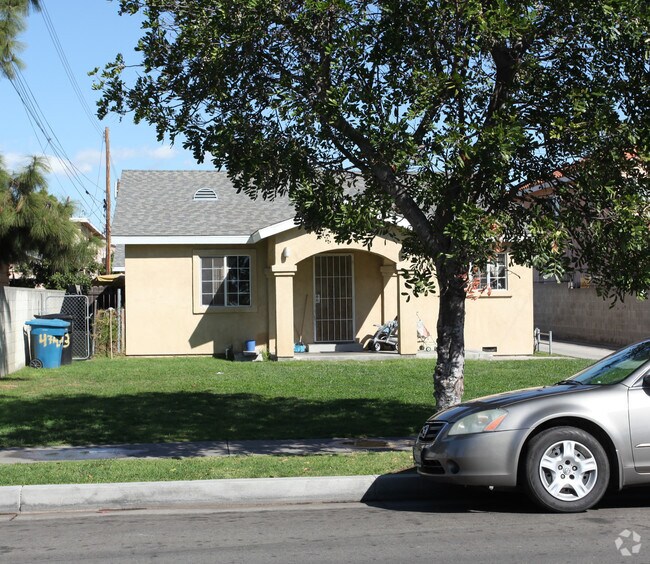 Building Photo - 4743-4747 1/2 Live Oak St