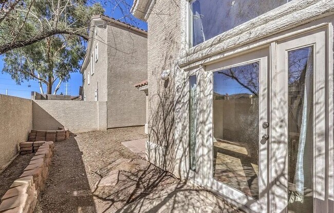 Building Photo - Beautiful Two-Story Home in a Convenient Location