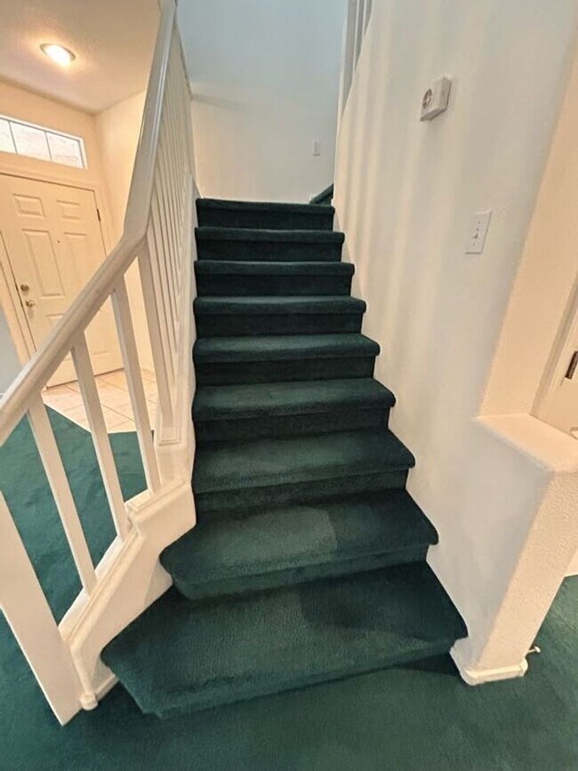 Building Photo - A Fabulous 3 Bedroom Home in Seven Hills