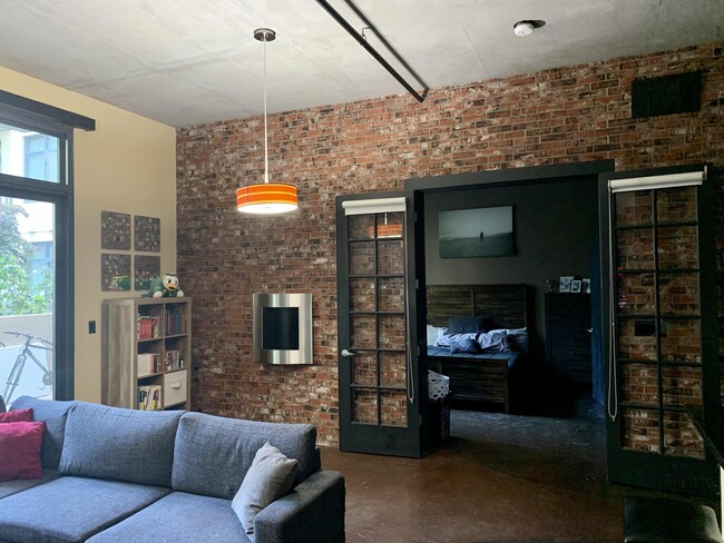 Building Photo - 1050 Island Ave