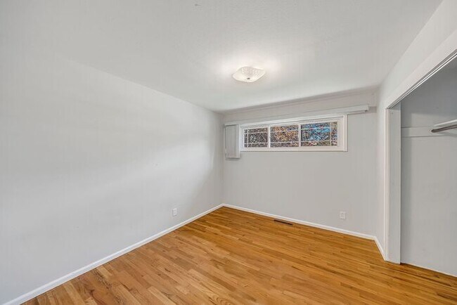 Building Photo - Charming 3-Bedroom Home Near CMU with Bonus Room
