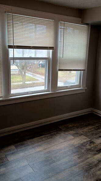 Building Photo - 3683 W 136th St