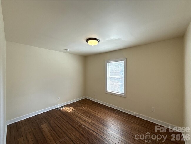 Building Photo - 707 Grandin Rd